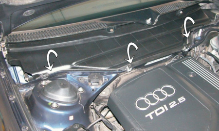 Замена фильтра салона Audi A6 разных поколений